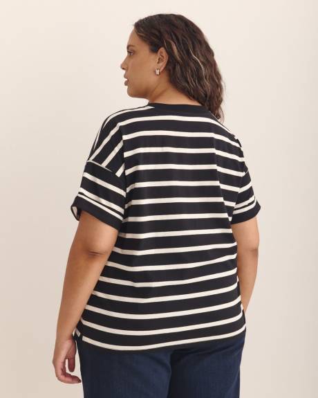Boxy Short-Sleeve Crewneck T-Shirt - PENN. Essentials