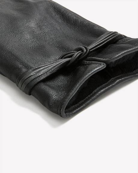 Gants en cuir avec détail torsadé au poignet