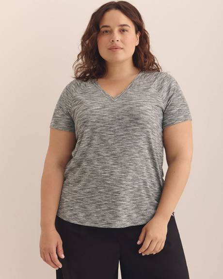 Ribbed V-Neck Short-Sleeve T-Shirt - Active Zone