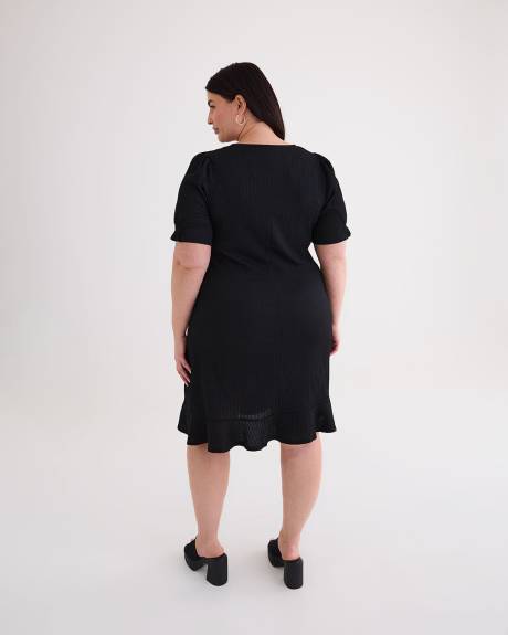 Textured Knit Dress with Short Sleeves
