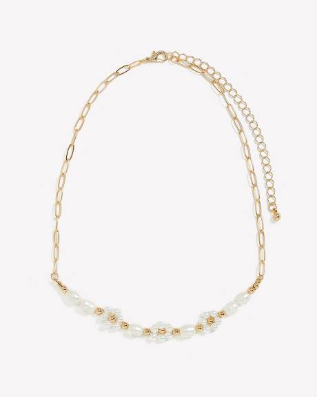Collier ras du cou doré avec perles