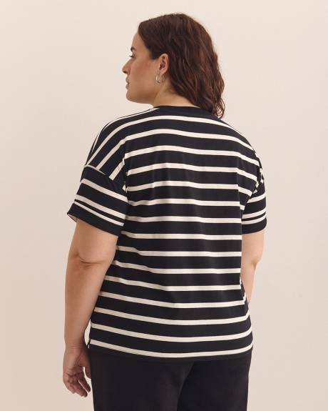 Boxy Short-Sleeve Crewneck T-Shirt - PENN. Essentials