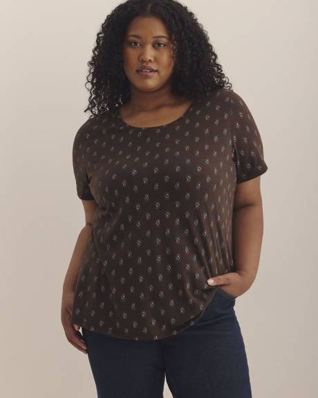 Curvy-Fit Short-Sleeve Tee - PENN. Essentials