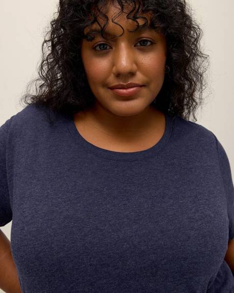 Boyfriend Fit Scoop-Neck Loose T-Shirt - PENN. Essentials