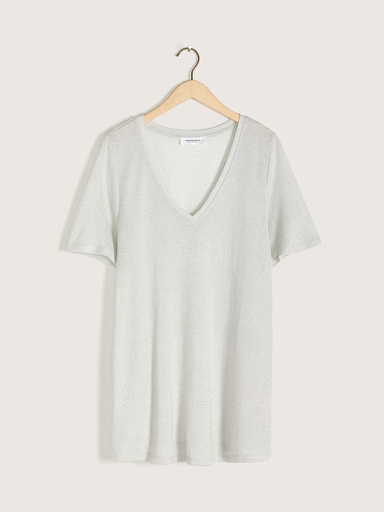 6x v neck tees