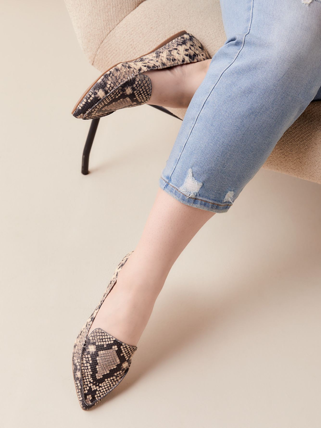 steve madden snake print slides