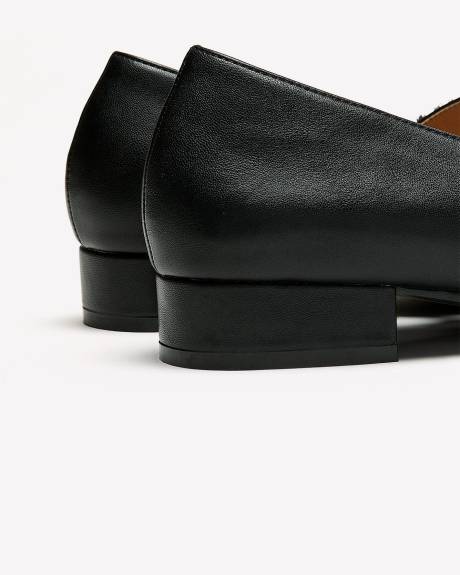 Extra Wide Width, Pointed Flat Shoes with Fancy Strap