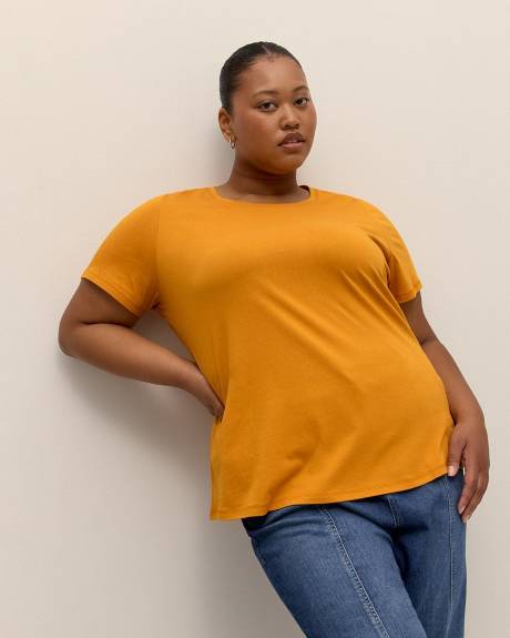 Responsible, Curvy-Fit Crewneck Tee - PENN. Essentials