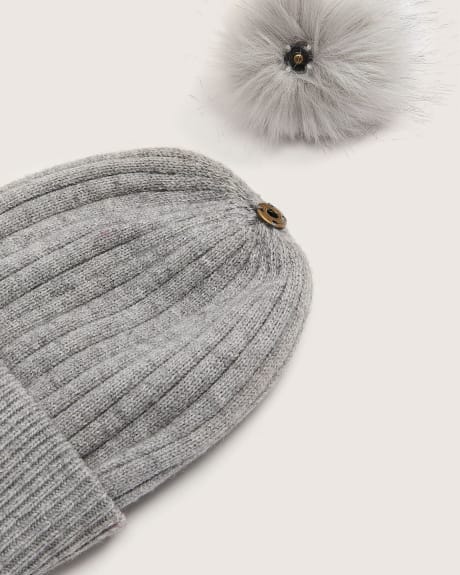 Ribbed Beanie With Pompom and Fleece Lining
