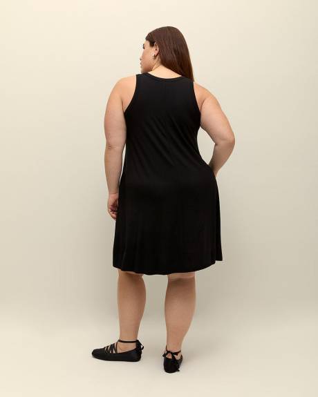 Robe évasée sans manches avec col rond, tissu responsable