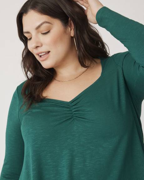 Solid Long-Sleeve Swing Knit Top