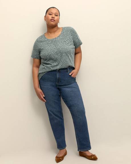 Printed Curvy-Fit Crewneck Tee - PENN. Essentials