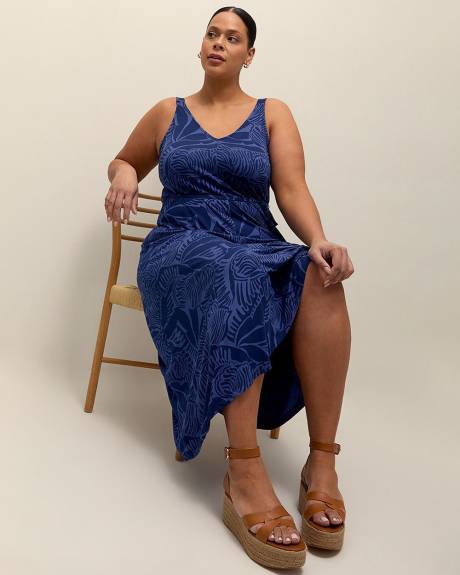 Responsible, Sleeveless Flared Maxi Dress with Belt