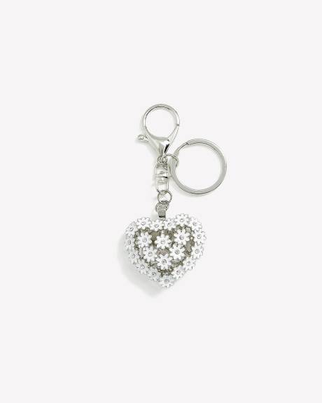 Porte-clé avec pendentif en forme de coeur fleuri
