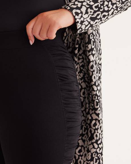 Responsible, Black Legging with Side Ruched Band - PENN. Essentials