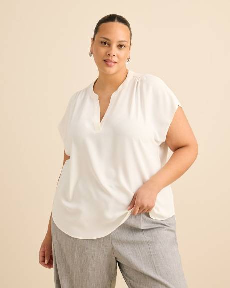 Extended-Sleeve Split Neck Shirt