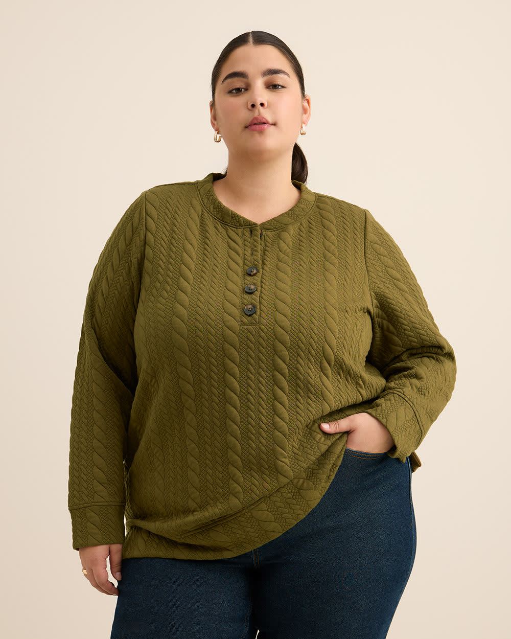 Long-Sleeve Cable Knit Buttoned Crewneck Top