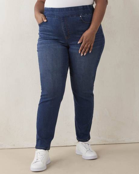 Petite, Savvy Fit Pull-On Straight Leg Jeans - d/c JEANS - PENN. Essentials