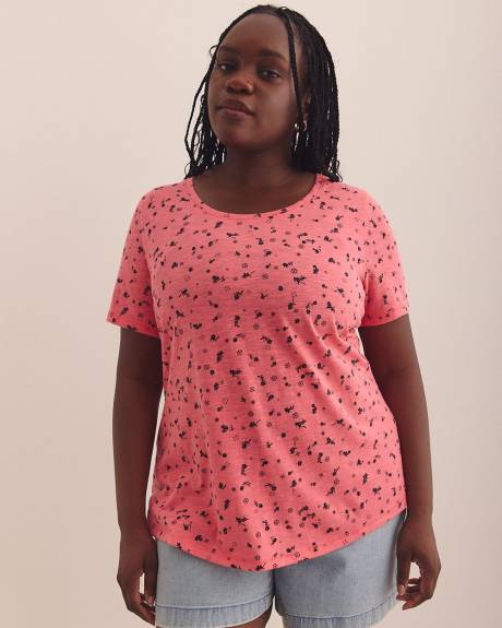 Printed Curvy-Fit Crewneck Tee - PENN. Essentials