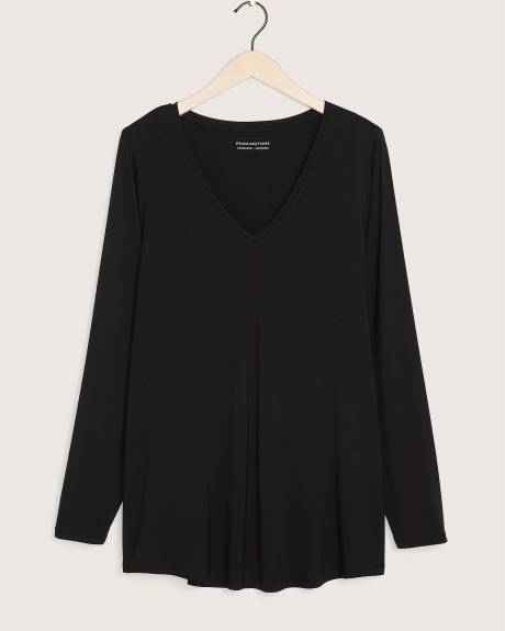 Modern Fit V-Neck Tee