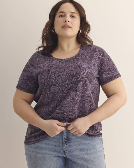 Printed Curvy-Fit Crewneck Tee - PENN. Essentials
