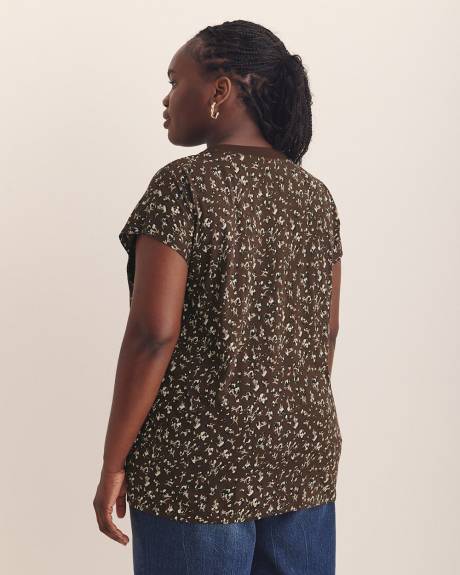 Extended-Sleeve Crew Neck T-Shirt - PENN. Essentials