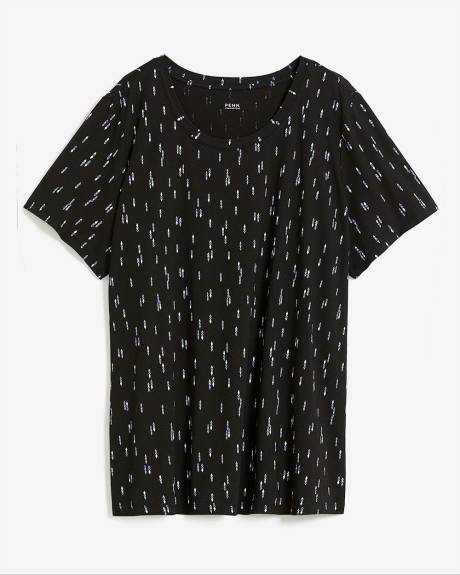Short-Sleeve Scoop-Neck Boyfriend Tee - PENN. Essentials
