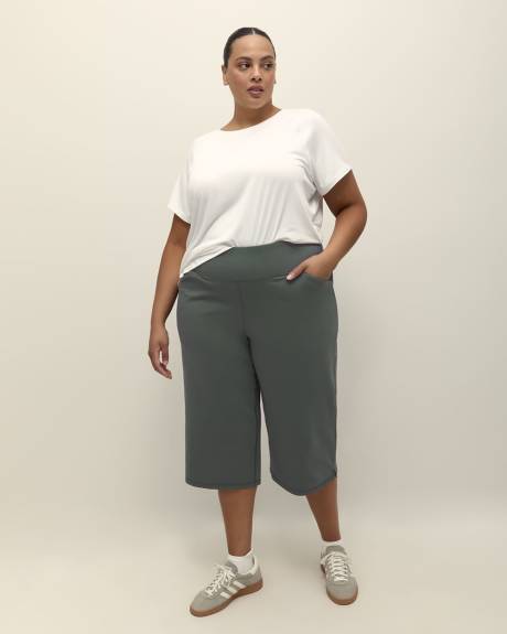 Basic Relax Capri Pant - Active Zone