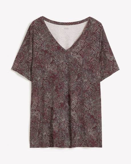 Modern-Fit Short-Sleeve V-Neck Tee - PENN. Essentials