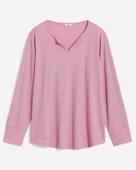 Curvy-Fit Waffle Knit Split Neck Tee - PENN. Essentials