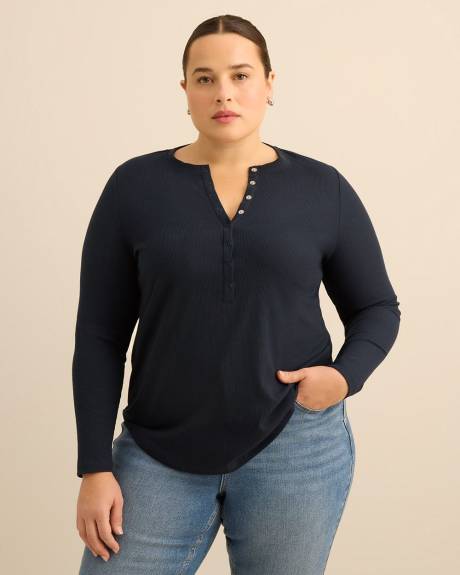 Haut c&ocirc;tel&eacute; &agrave; manches longues et col Henley