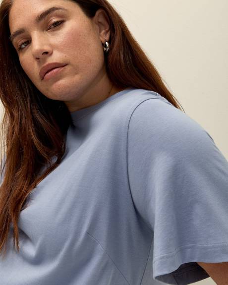 Robe évasée avec col rond et manches courtes à volants, tissu responsable