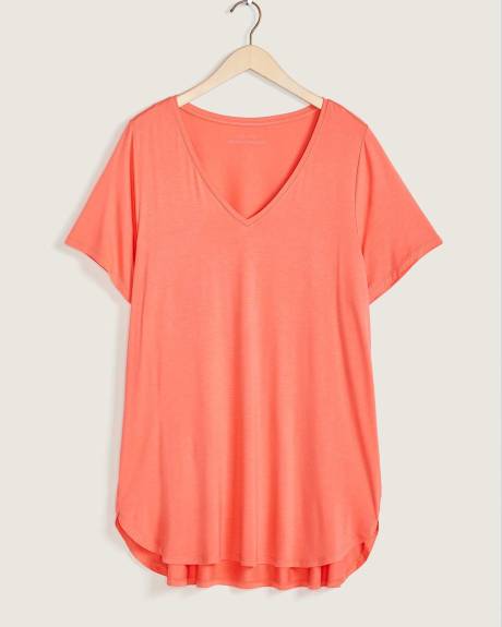 Modern Fit V-Neck Tunic - In Every Story