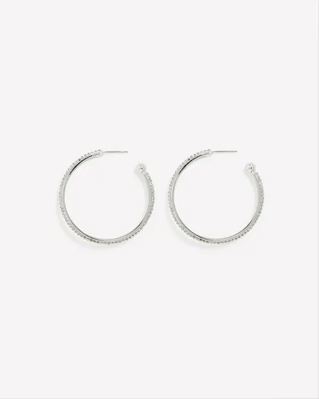 Boucles d'oreilles anneaux argentées avec pierres scintillantes