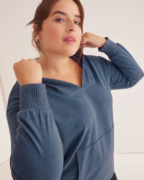 Long Sleeve V-Neck Hoodie - Active Zone
