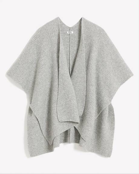 Châle en tricot côtelé avec manches intégrées