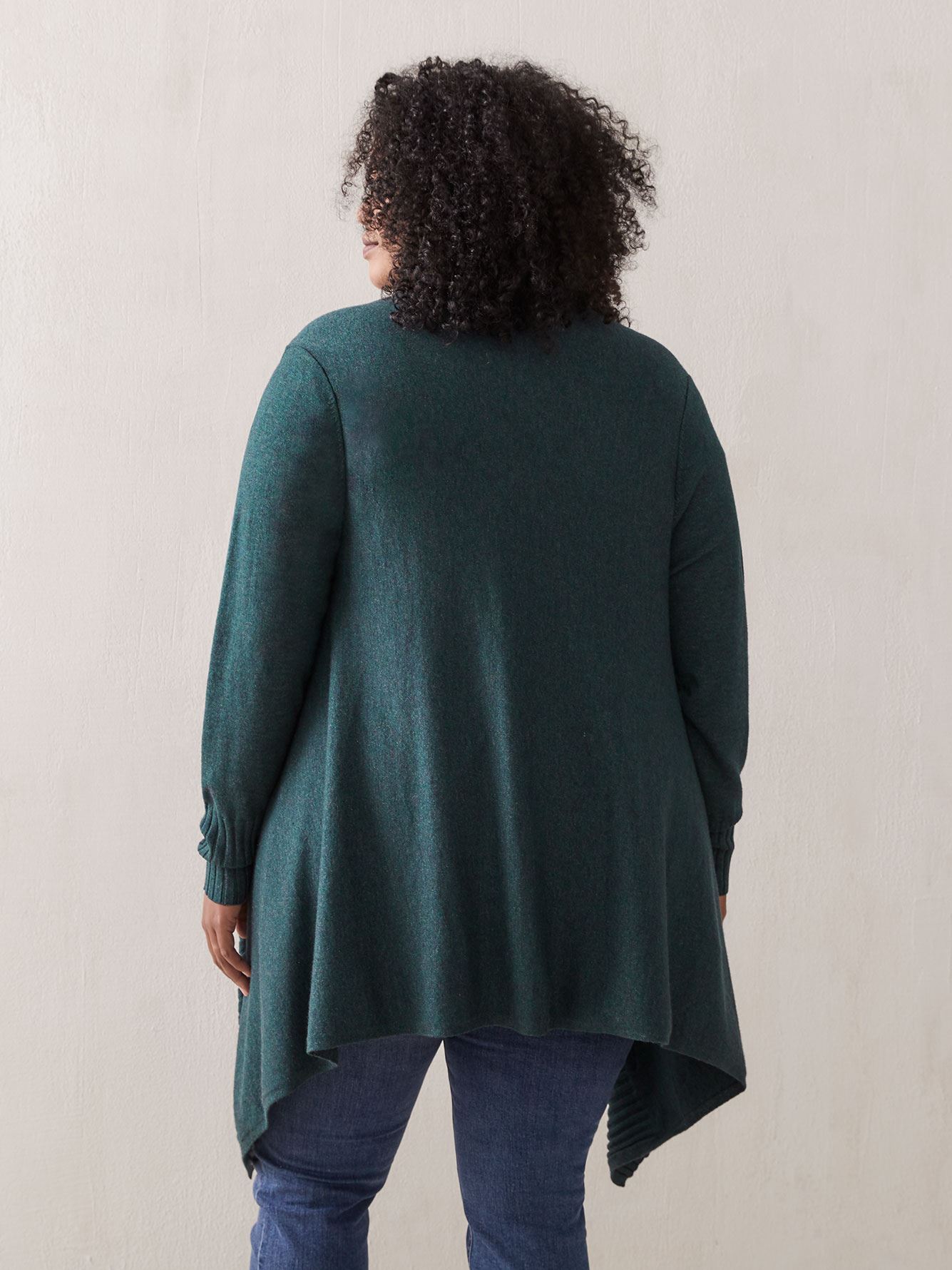 Evans Noir Grande Taille à Manches Longues Ouvert Avant Cardigan Cascade Evans Noir Grande Taille à Manches Longues Ouvert Avant Cardigan Cascade