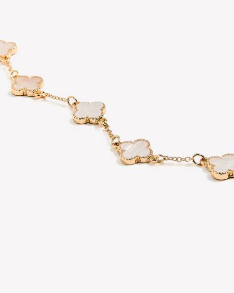 Dainty Golden Bracelet with White Flower Pendants