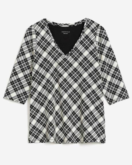Silhouette-Fit V-Neck T-Shirt - Addition Elle - PENN. Essentials