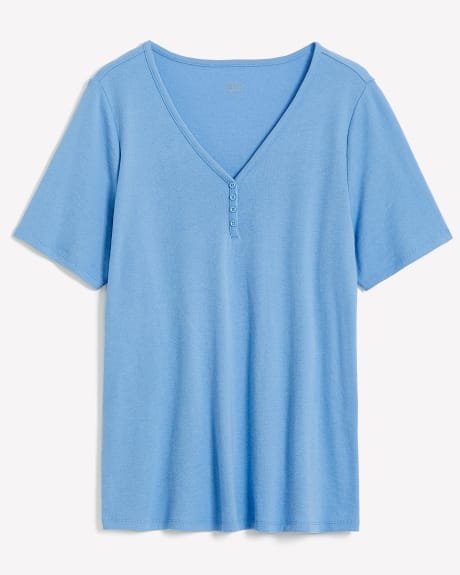 Girlfriend-Fit V-Neck Ribbed Tee - PENN. Essentials
