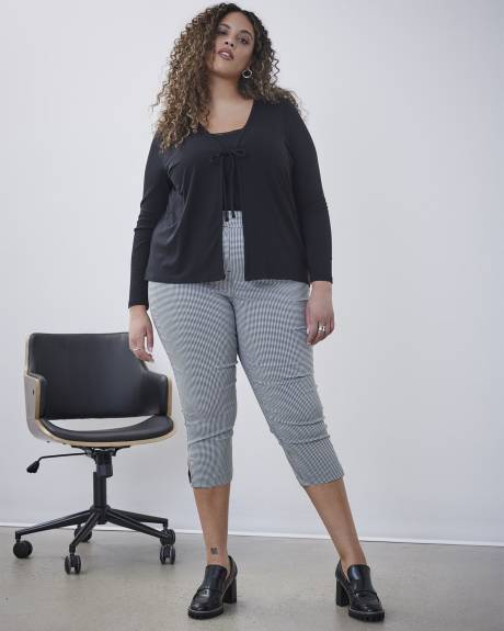 Pantalon capri carreauté, coupe ingénieuse