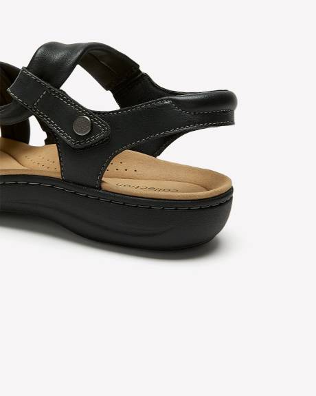 Sandale à talon plat Laurieann Cove, pied large - Clarks