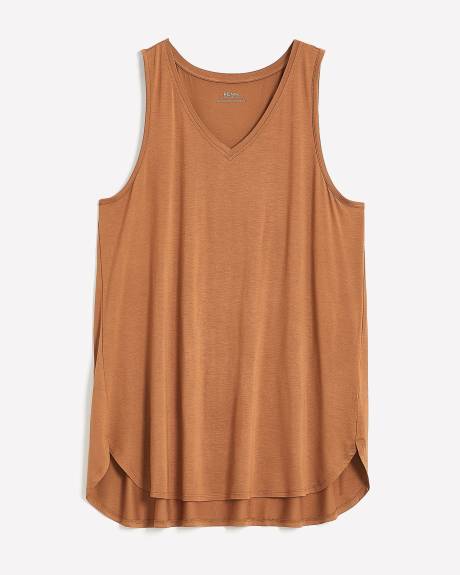 Modern-Fit Sleeveless V-Neck Tunic