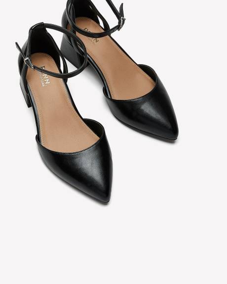 Extra Wide Width, Low Block Heel Shoe