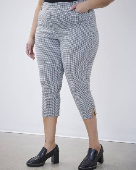 Pantalon capri carreauté, coupe ingénieuse