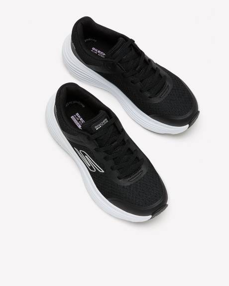 Chaussure de course en maille coussin&eacute;e, pied large - Skechers