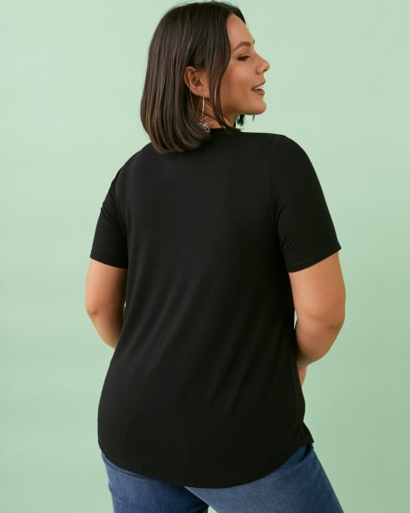 T-shirt coupe moderne à encolure ronde - Addition Elle