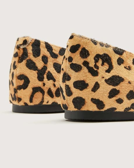 Wide-Width Pointy-Toe Leather Loafers - Steve Madden
