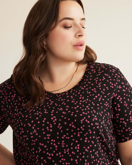 Boyfriend-Fit Short-Sleeve Scooped Neck Tee with Screenprint