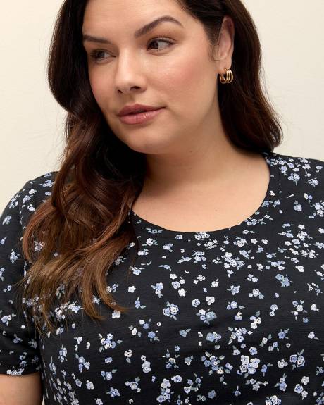 Printed Curvy-Fit Crewneck Tee - PENN. Essentials
